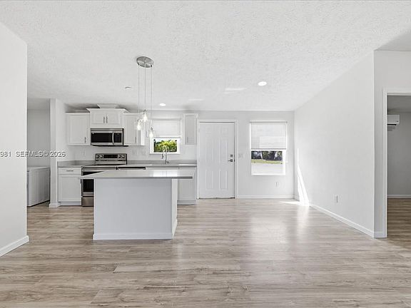 3rd image of 730 Chippewa Trl #0