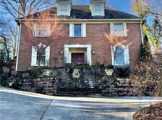 135 Tamarisk Dr, Sandy Springs, GA 30342