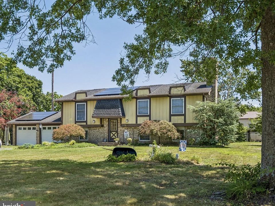 1st image of 370 Pine Rd