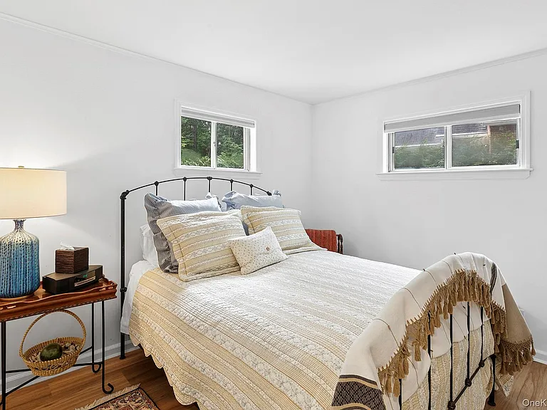 115 W Cove Rd — Photo 11
