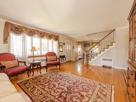 4th image of 2238 Kingsland Ave