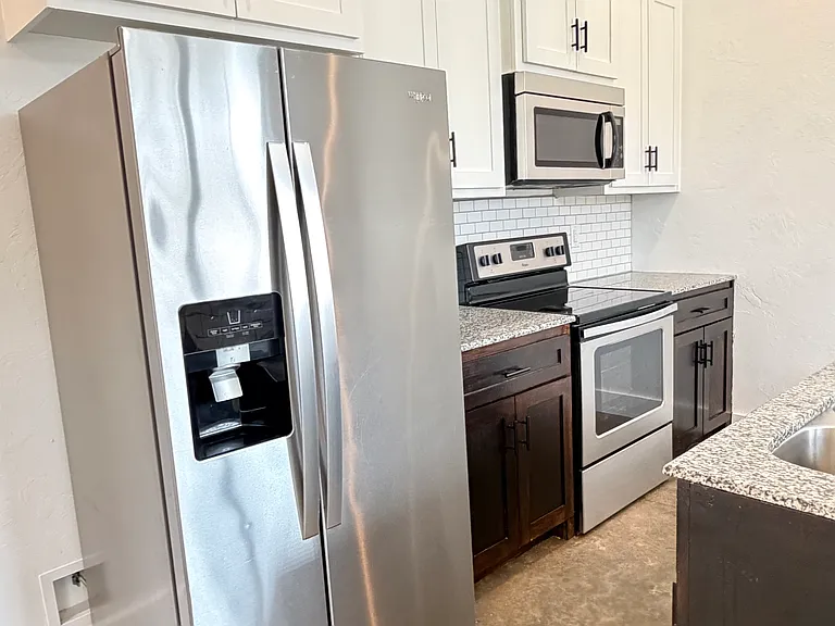 329 Murphey Dr #B — Photo 2