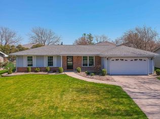 106 Hammitt Dr, Normal, IL 61761