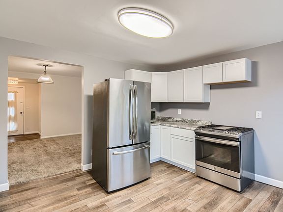 4th image of 4401 Parkway Ave