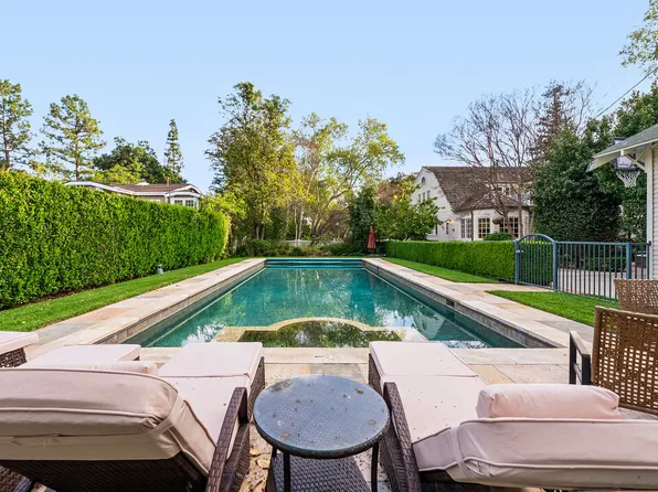 1625 Opechee Way, Glendale, CA 91208