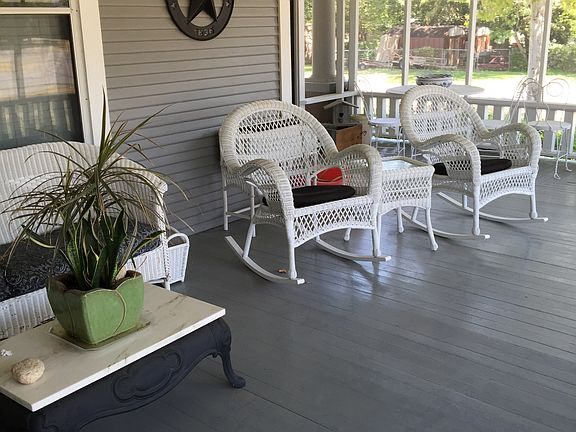 Fabulous Screened In Porch