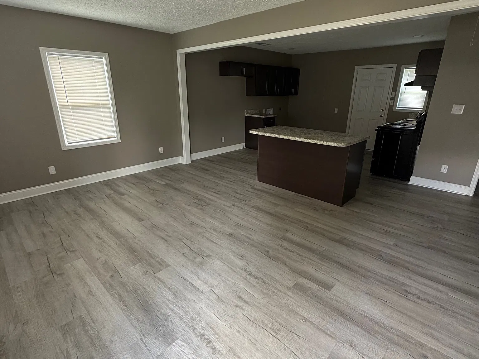 2 bed, 800 sqft, $995 — Photo 4