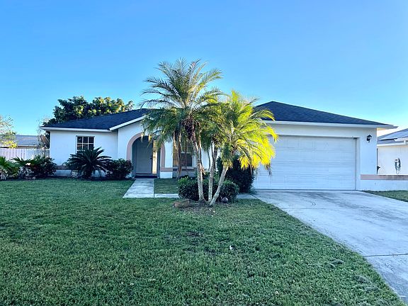 3rd image of 15604 Sunny Crest Ln