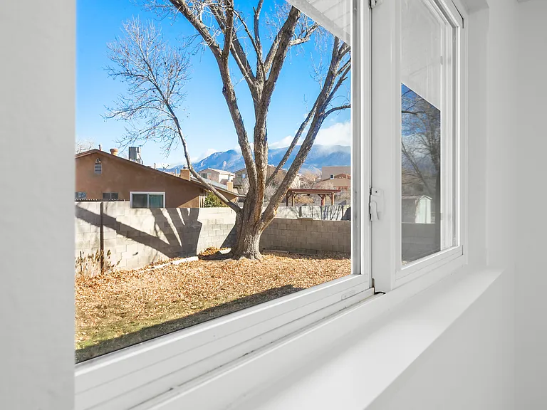 6321 Leslie Pl NE — Photo 17
