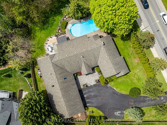 2nd image of 166 Lakeshore Rd