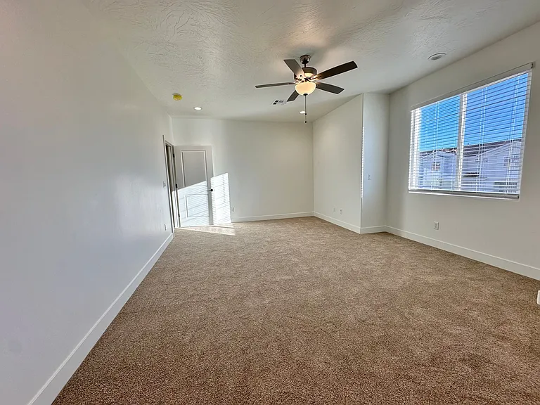 127 N 2480 W — Photo 6
