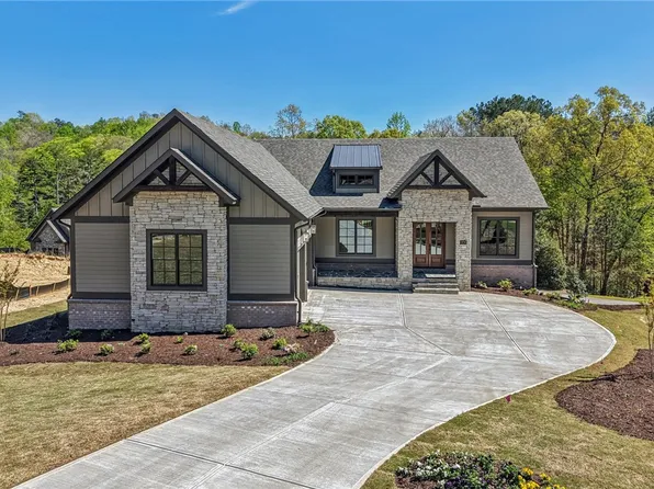 709 Hemlock Ct, Salem, SC 29676