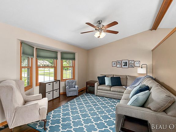 5th image of 2706 Wildflower Dr