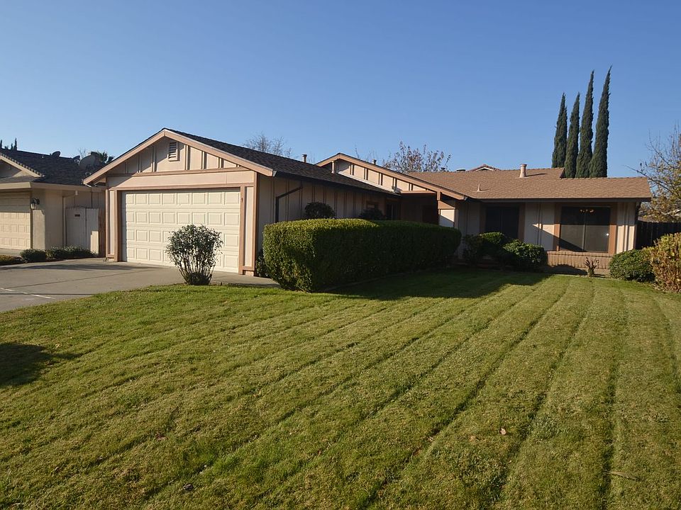 1st image of 9 Questa Ct