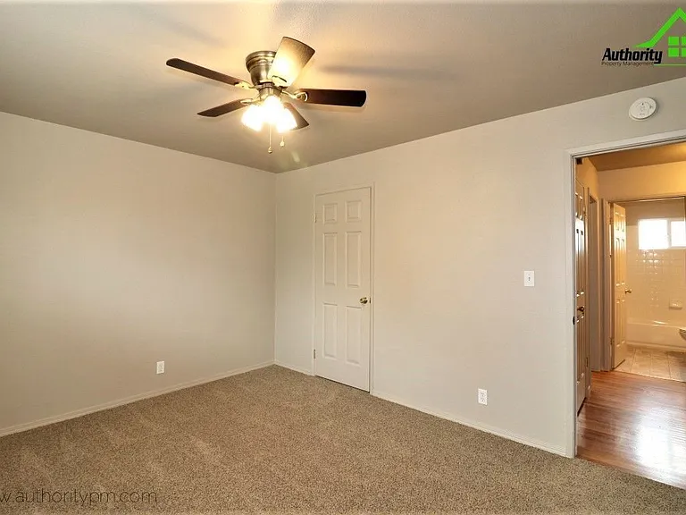 3909 Mercury Dr — Photo 13