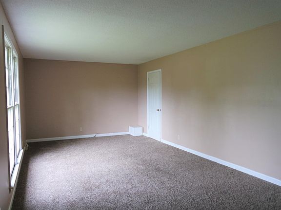 2nd image of 310 Chateauroux Dr