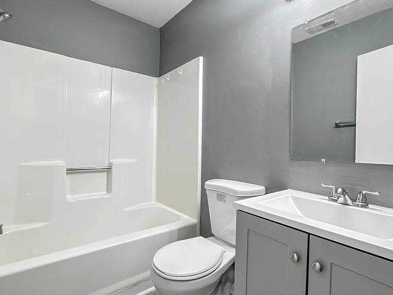 1100 Wilson Rd #7 — Photo 6