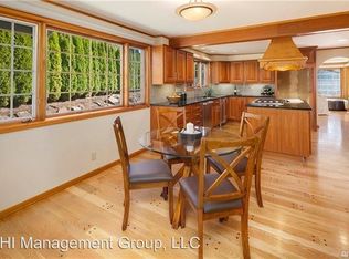 8417 NE 21st Pl, Clyde Hill, WA 98004