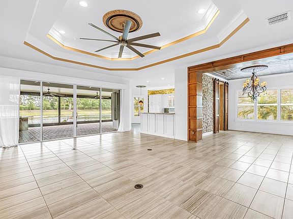 3rd image of 15939 CAPE CORAL DRIVE