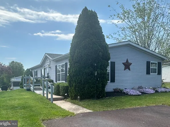 15 Goldenrod Ct W, Harleysville, PA 19438