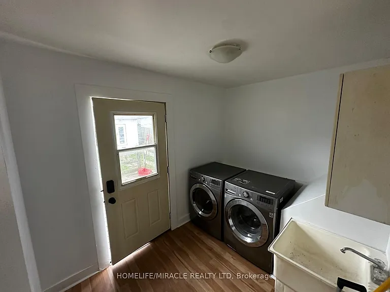 33 Jeavons Ave #ENTIRE HOUSE — Photo 26