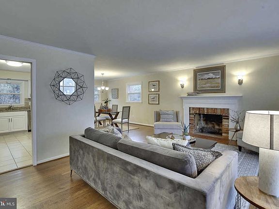 4th image of 1121 Neal Dr