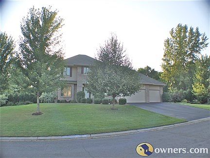 Beautiful and well-maintained executive home.