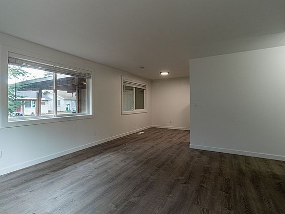 3rd image of 4325 E 17th St Unit 8