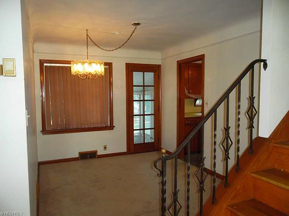 5th image of 466 E 255th St