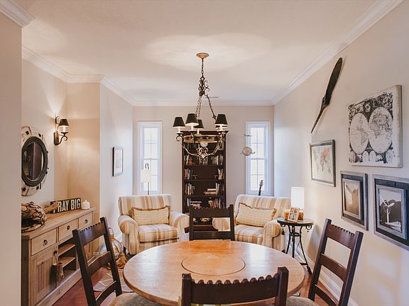 3rd image of 1032 Gothic Manor Ln