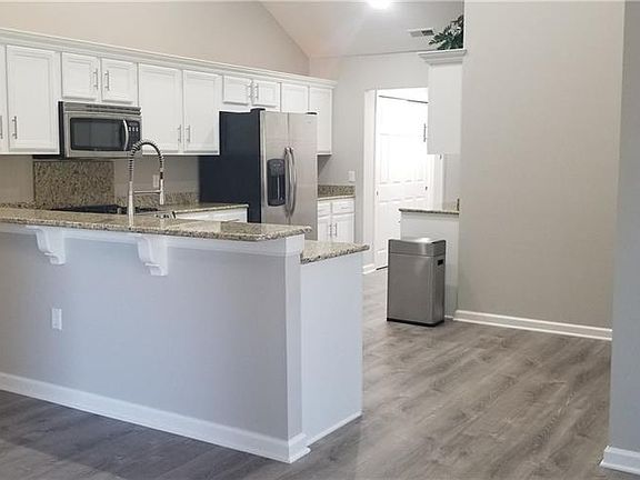 2nd image of 211 Arlington Dr