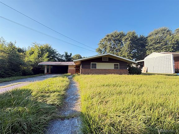 3rd image of 2806 Camellia St