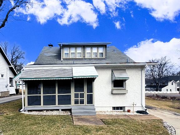 3rd image of 406 E Adams Ave