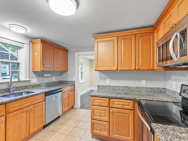 303 Central St — Photo 11