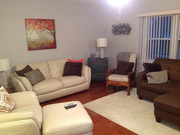 3rd image of 658 Plymouth Dr #B
