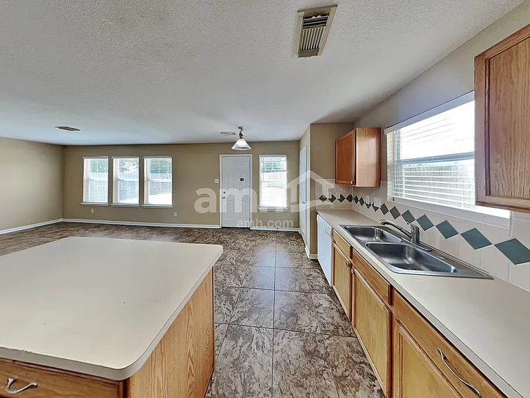 18107 Quiet Ridge Ln — Photo 3