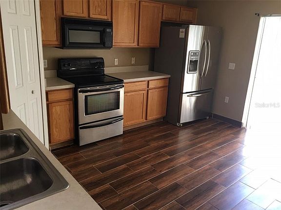 5th image of 3143 Whispering Trails St