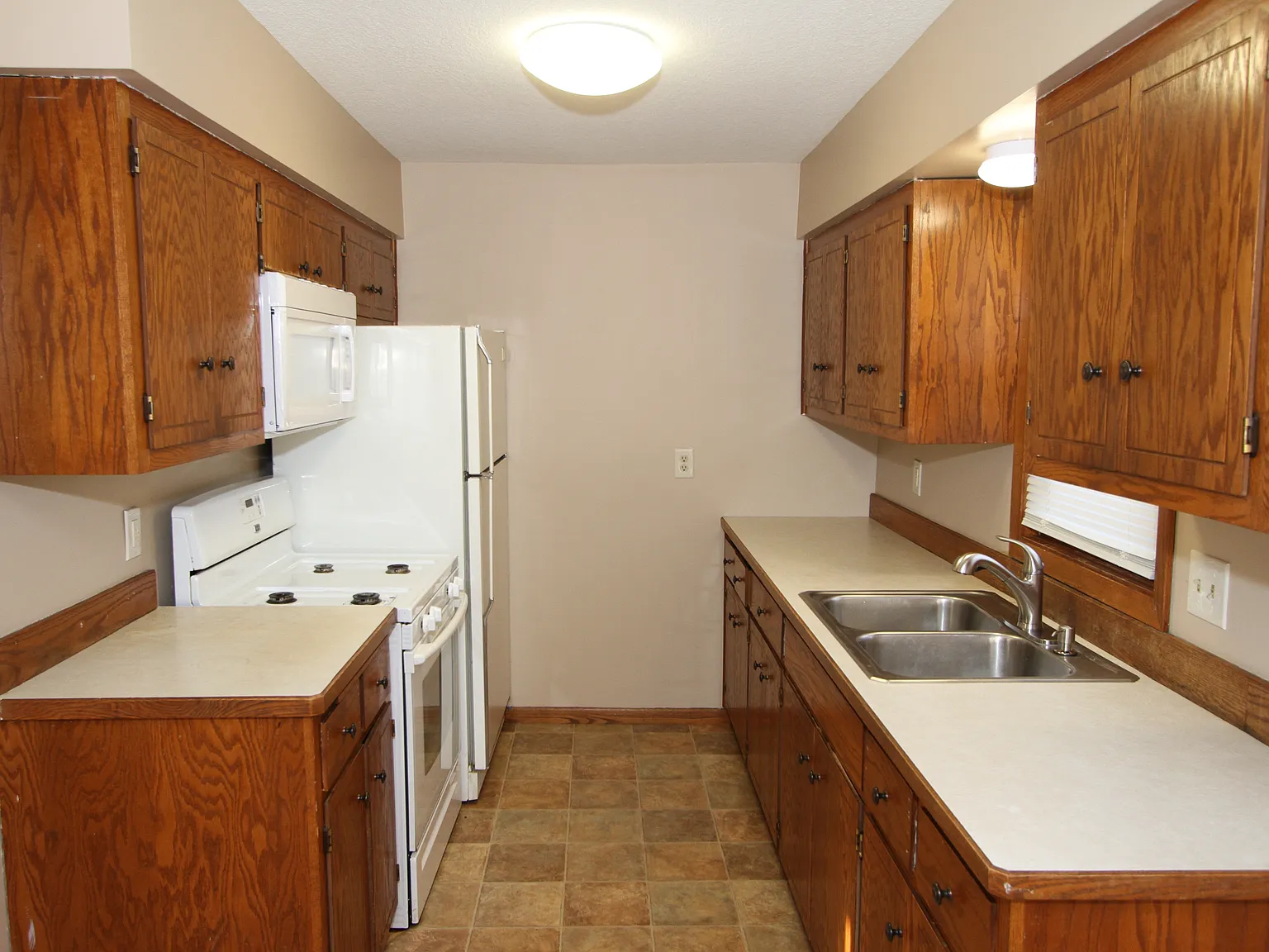 2 bed, 1500 sqft, $1,850 — Photo 4