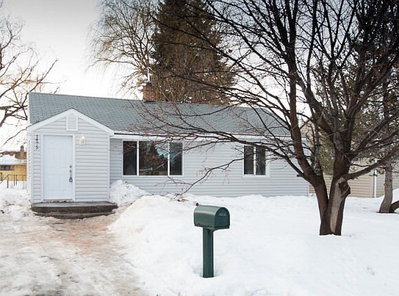 3rd image of 1475 SE Bonneville Dr