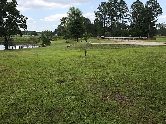 5th image of 80 Lynne Dr