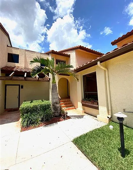 5705 Fox Hollow Dr — Photo 101