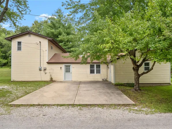 100 Corel Ln, Fairview Heights, IL 62208