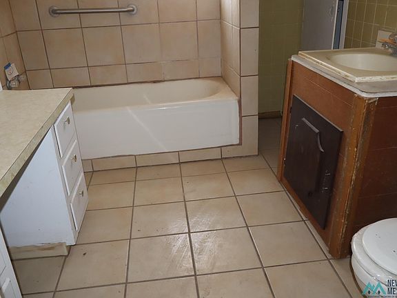 5th image of 221 S Granite St