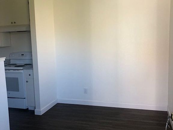 5th image of 1685 Portola Ave APT 8