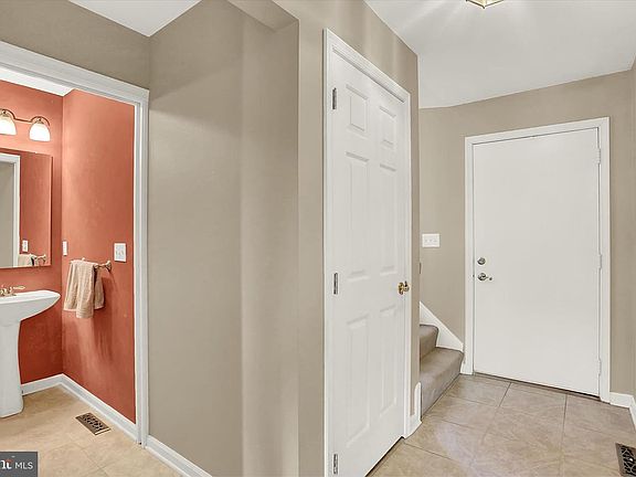 4th image of 2436 Chadwick Ct