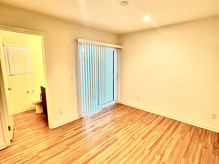 7262 Garfield Ave #102 — Photo 15