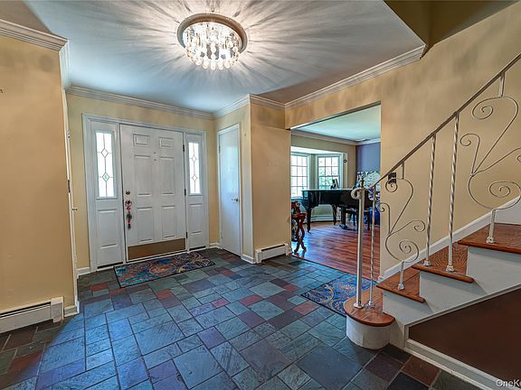 2nd image of 220 Windsor Avenue