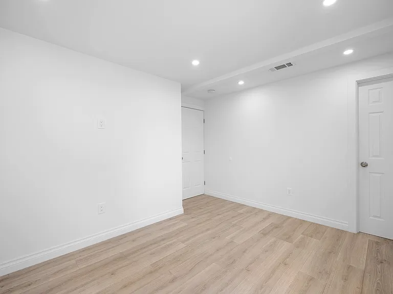 10607 Whitegate Ave — Photo 17