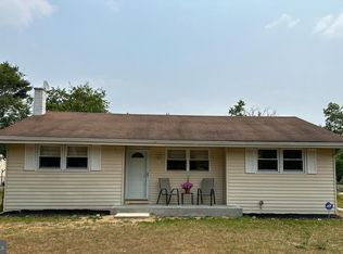 198 W Malaga Rd, Williamstown, NJ 08094