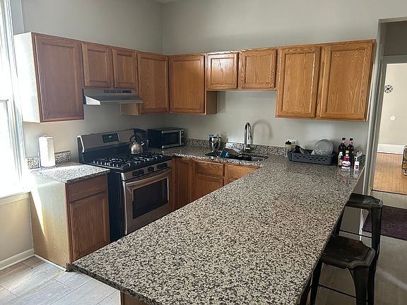 4th image of 2419 N Talman Ave APT 2